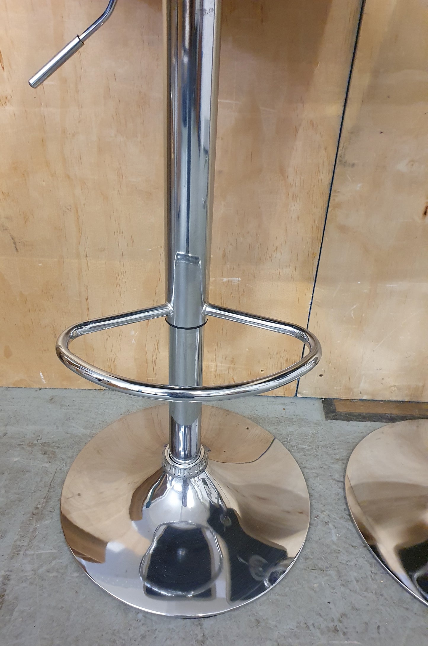 2 Matching Cream Faux Leather Height Adjustable Bar Stools - EL104575 / EL104576