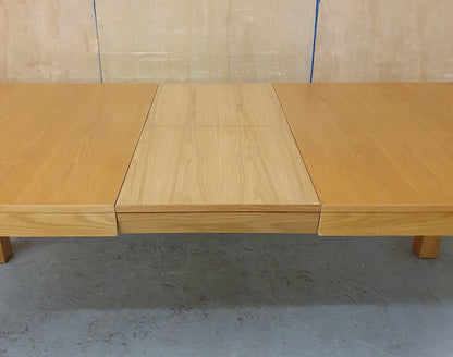Large Oak Extendable Dining Table - EL104582