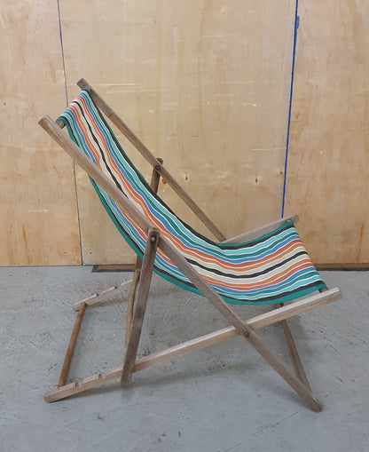 Striped Folding Deck Chair - EL102905