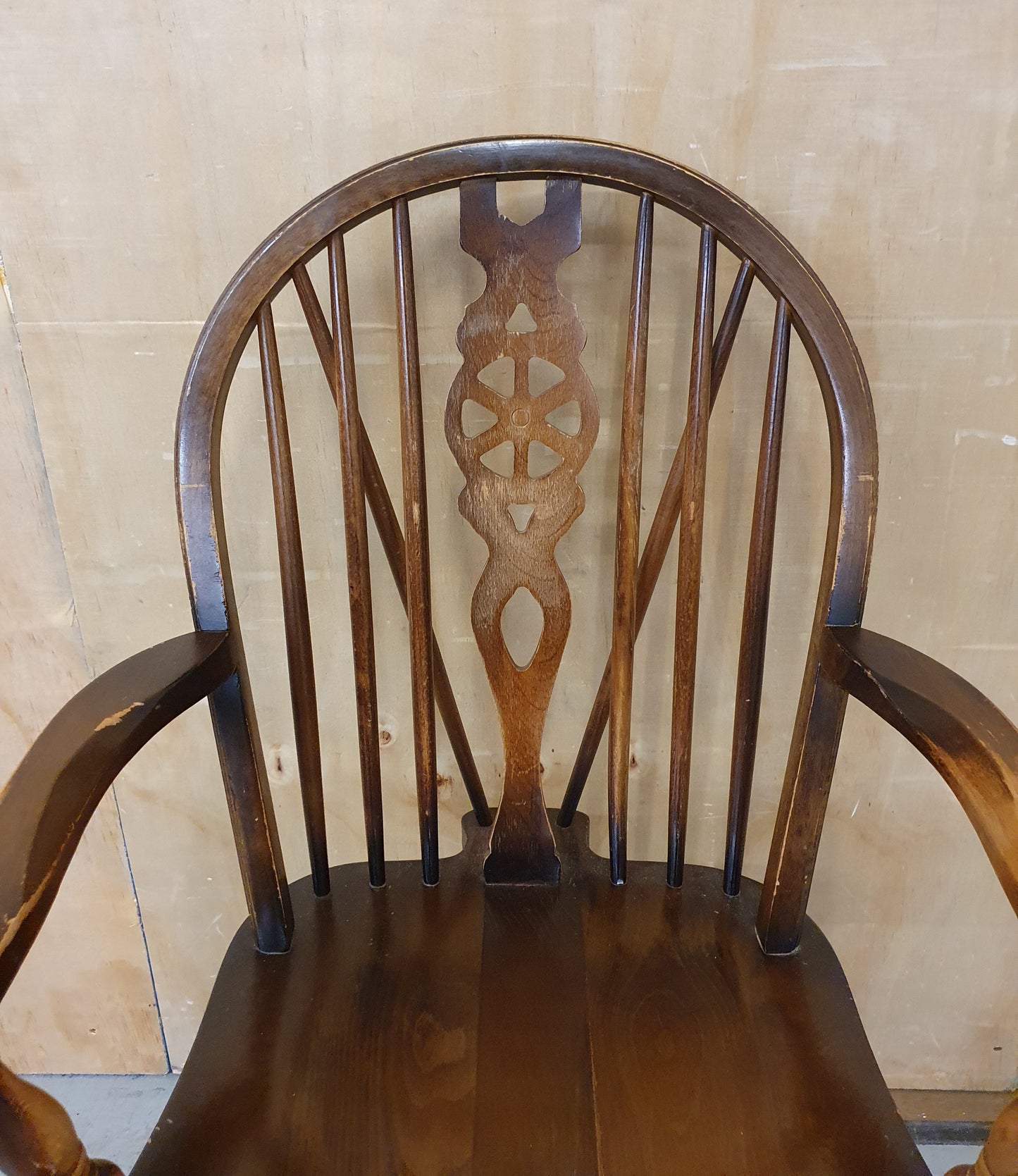 Mahogany Spindle Decorative Back Single Dining Chair with Arms - BB250324-13