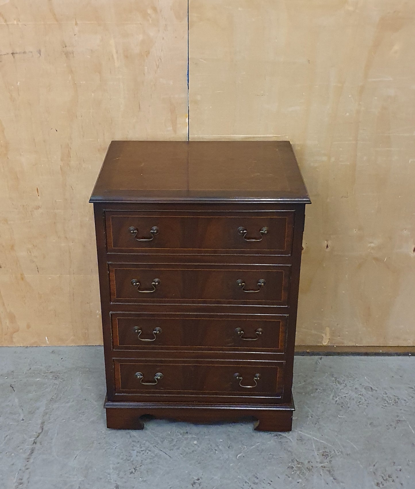 Small Mahogany Cabinet with 1 Door and Open Top Lid - 180925-01