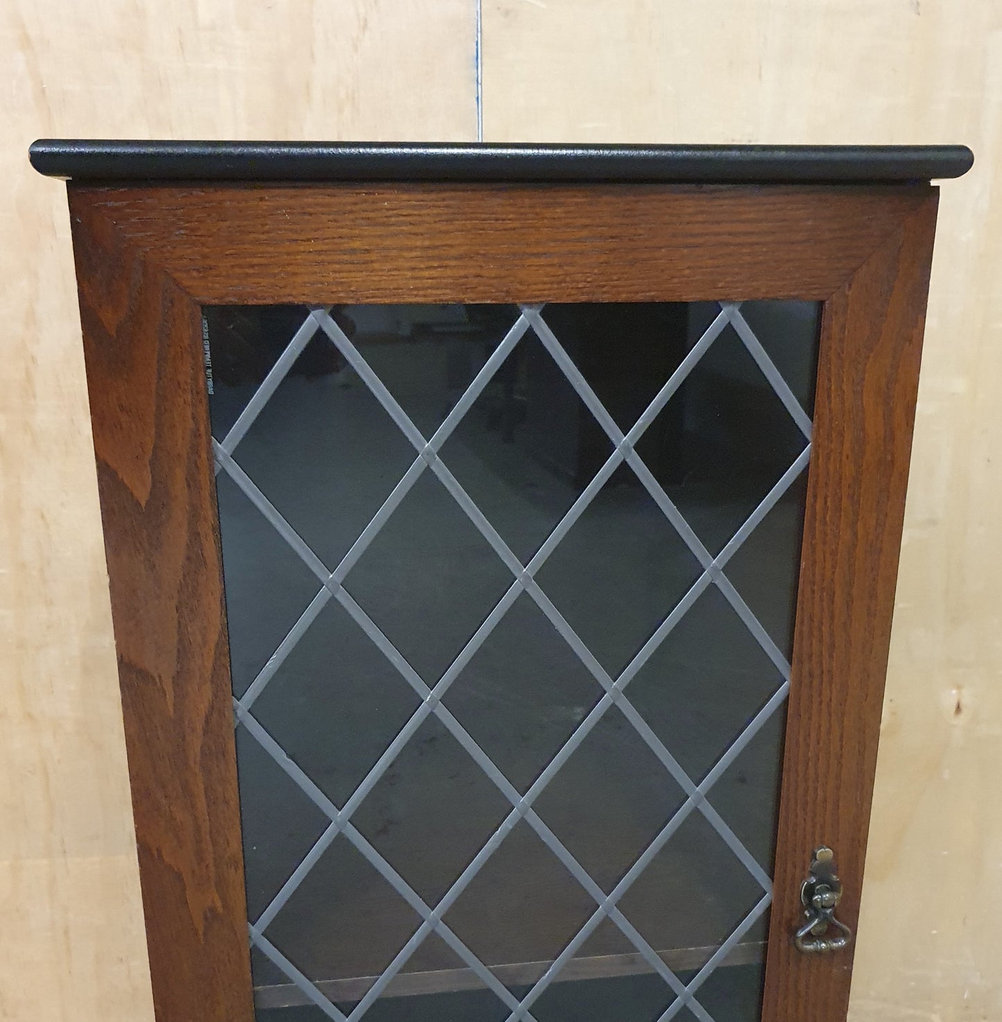 Mahogany Glass Door Cabinet with 1 Internal Shelf - EL104533