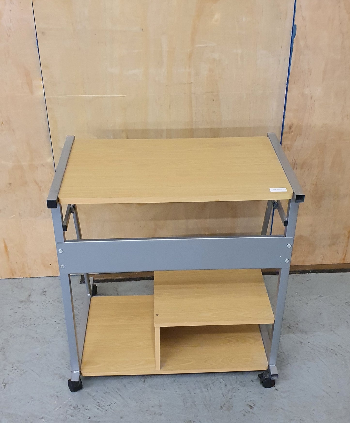 Small Office Desk on Castor Wheels - EL100974