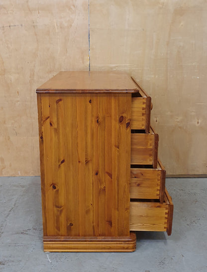 4 Drawer Pine Chest of Drawers - 104877