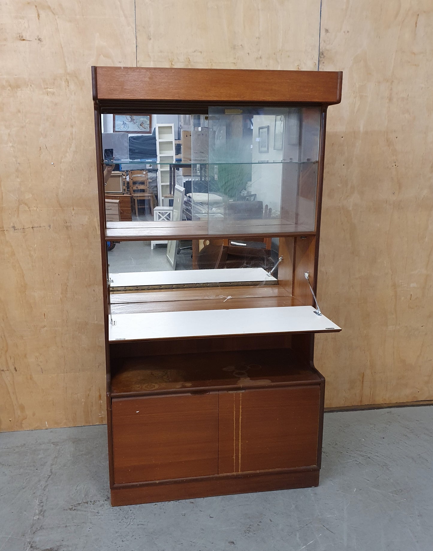 Vintage Sliding Glass Door Display Cabinet with Pull Out Middle Door and Bottom Cupboard - EL104538