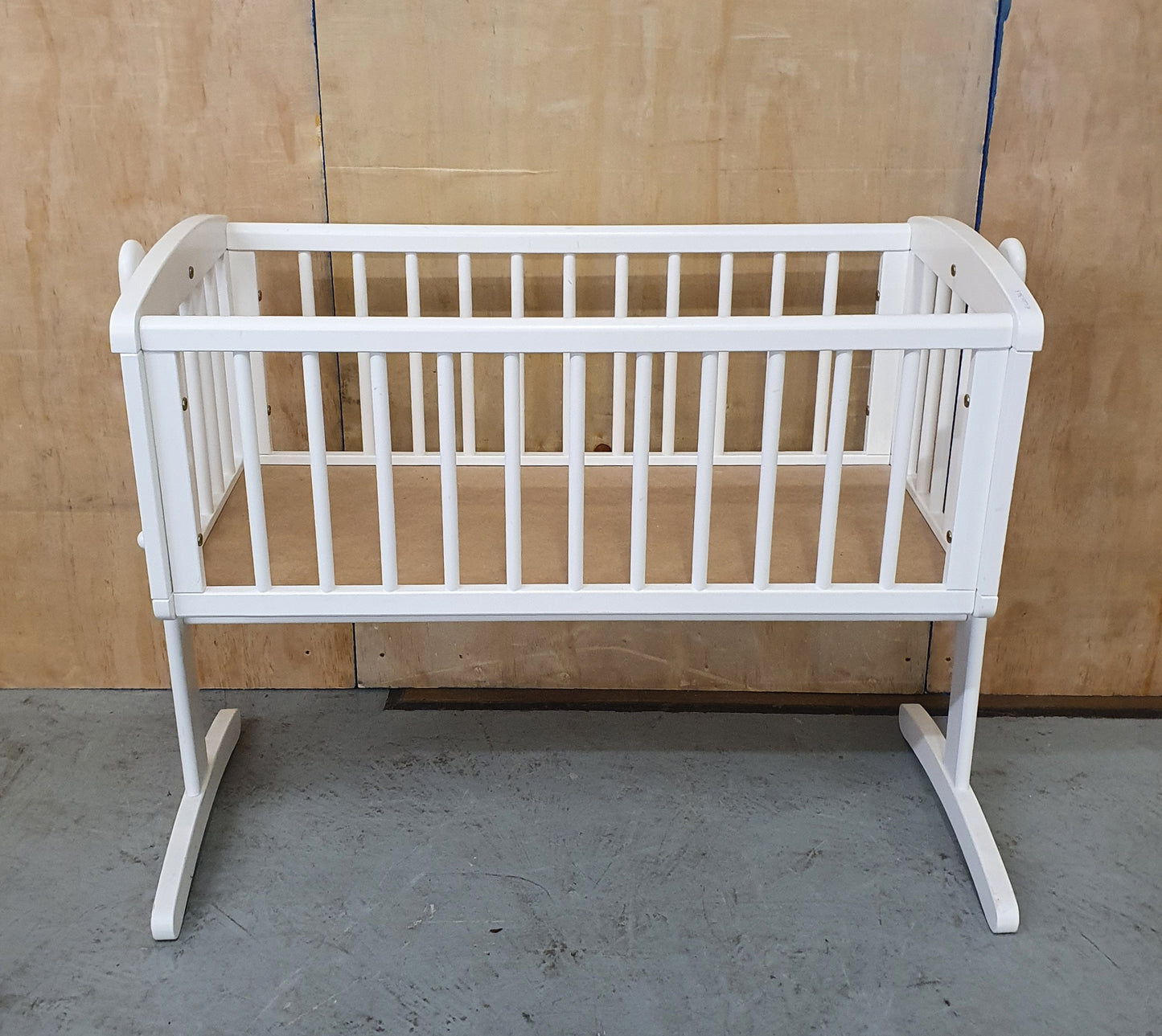 White Wooden Baby Crib - EL101363