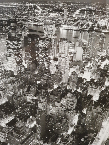 NEW YORK Black and White Photography Art in Black Wood Frame - 103801