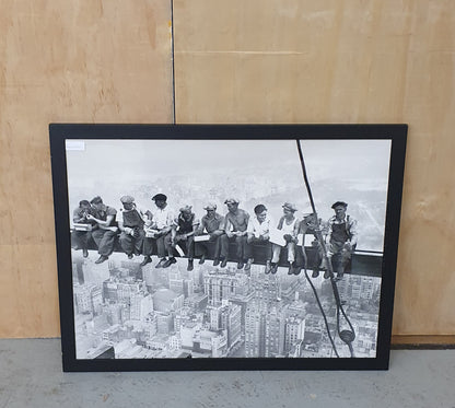 New York Steel Workers Lunch Atop a Skyscraper - EL101311