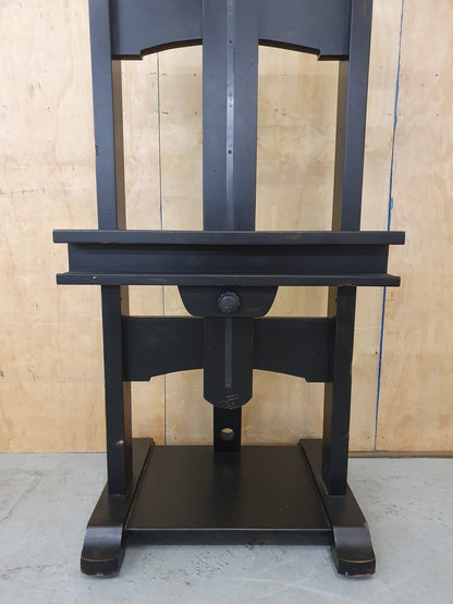 Black Wooden Giant Easel -103032