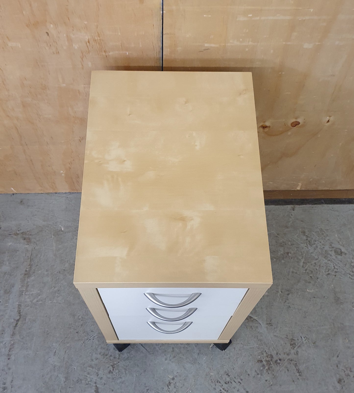 Small 3 Drawer Wood Filing Cabinet with Chrome Handles - EL104586