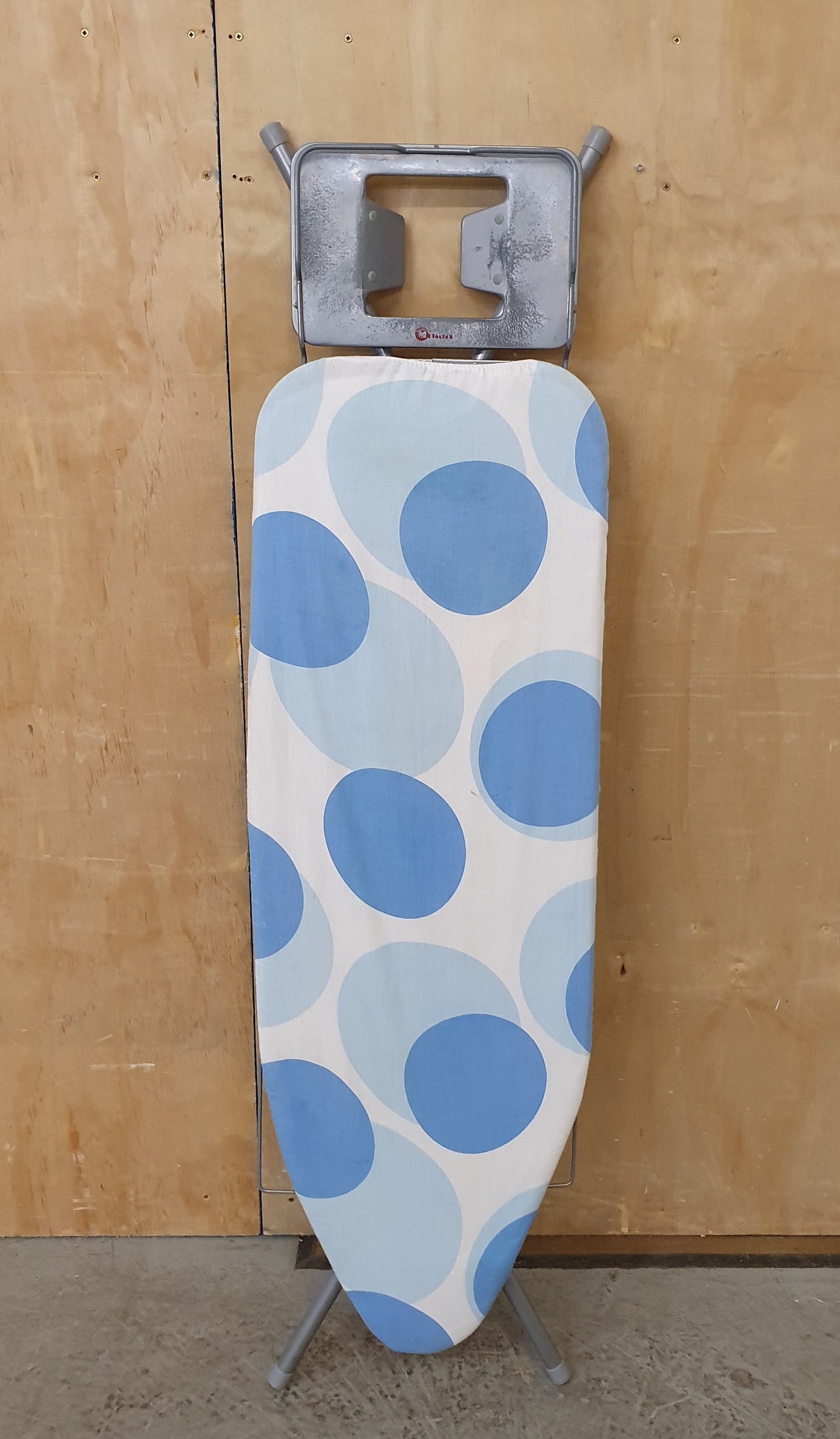 Collapsable Ironing Board - 104454