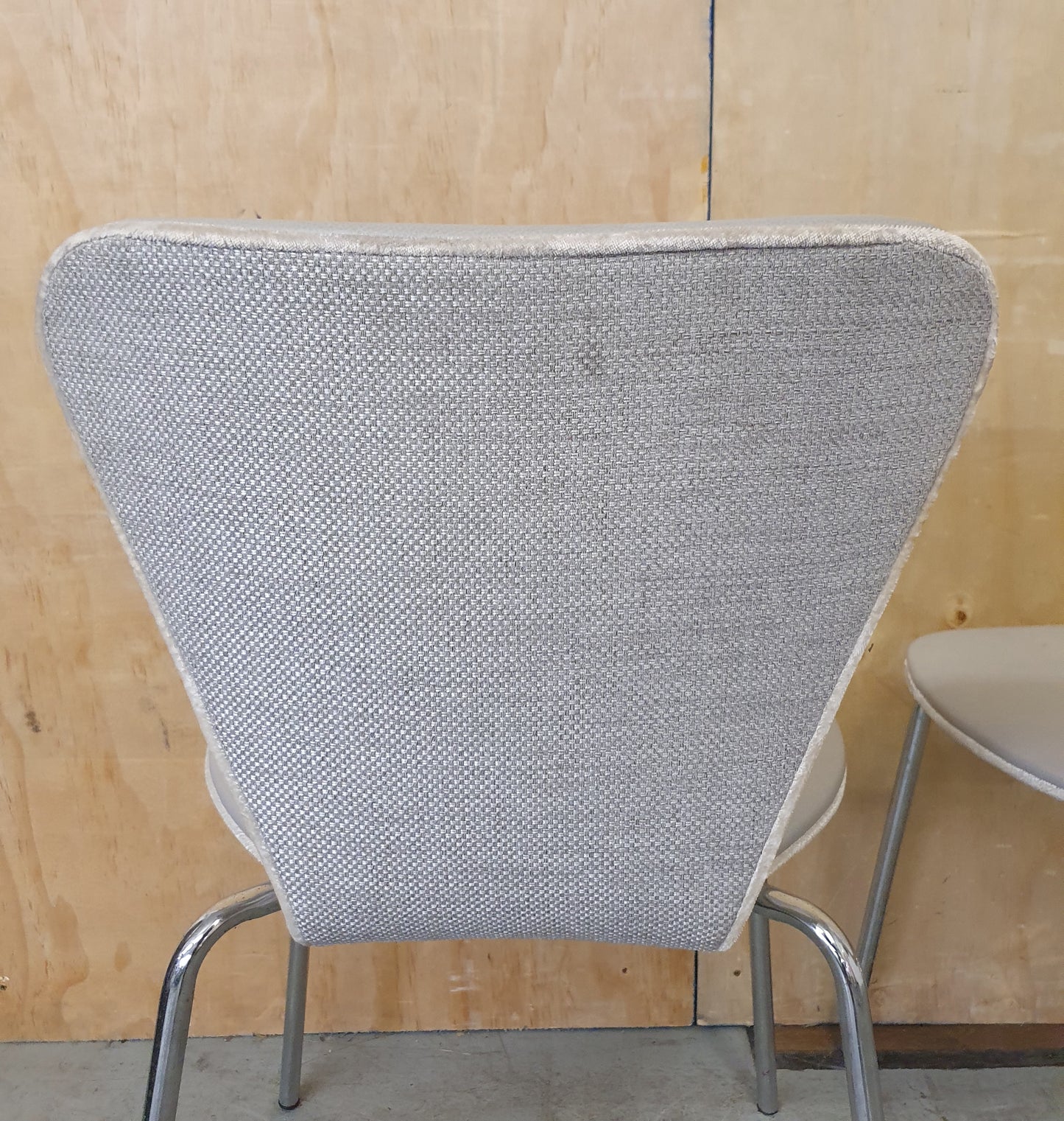 4 Matching Grey Faux Leather Dining Chairs with Chrome Frame - EL104367 / EL104368 / EL104369 / EL104370