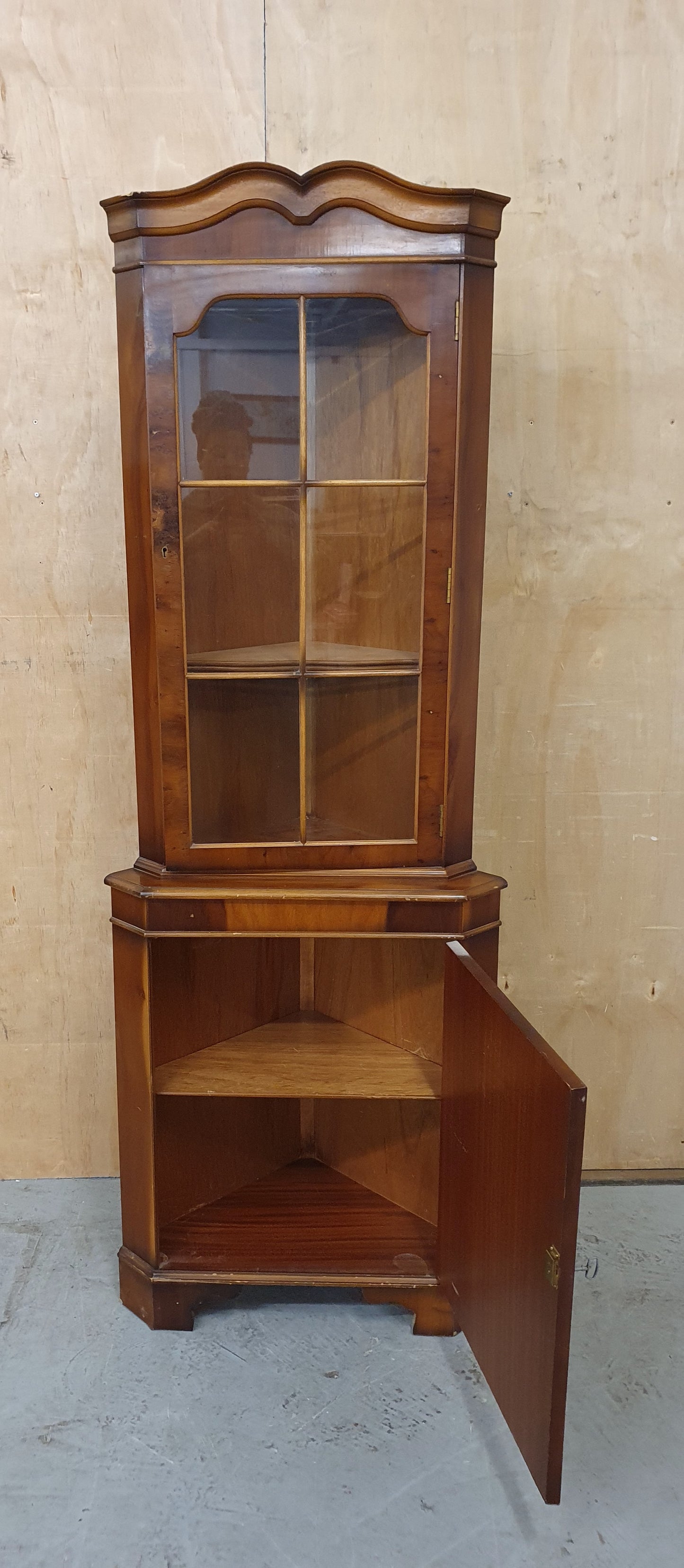 Wooden Tall Corner Glass Display Cabinet with 2 Lockable Doors and Internal Shelving - EL102876