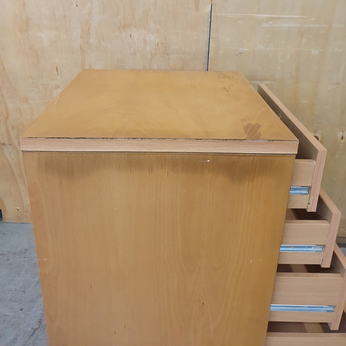 4 Drawer Lockable Wooden Filing Cabinet on Wheels - EL104373