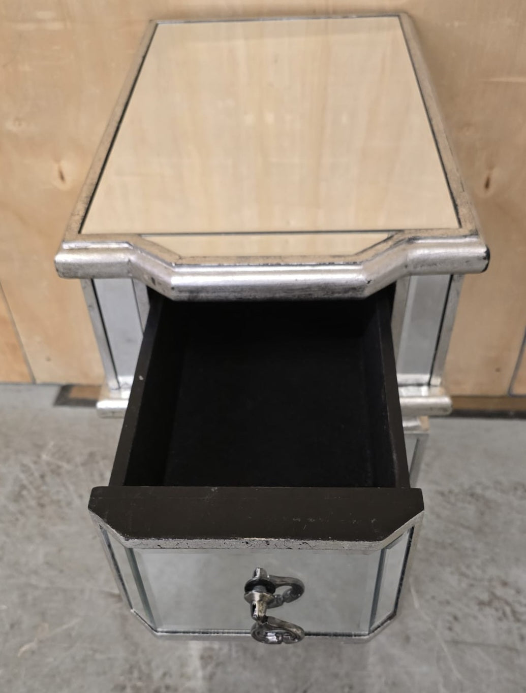 Single Mirrored Bedside Cabinet with Drawer - EL104754