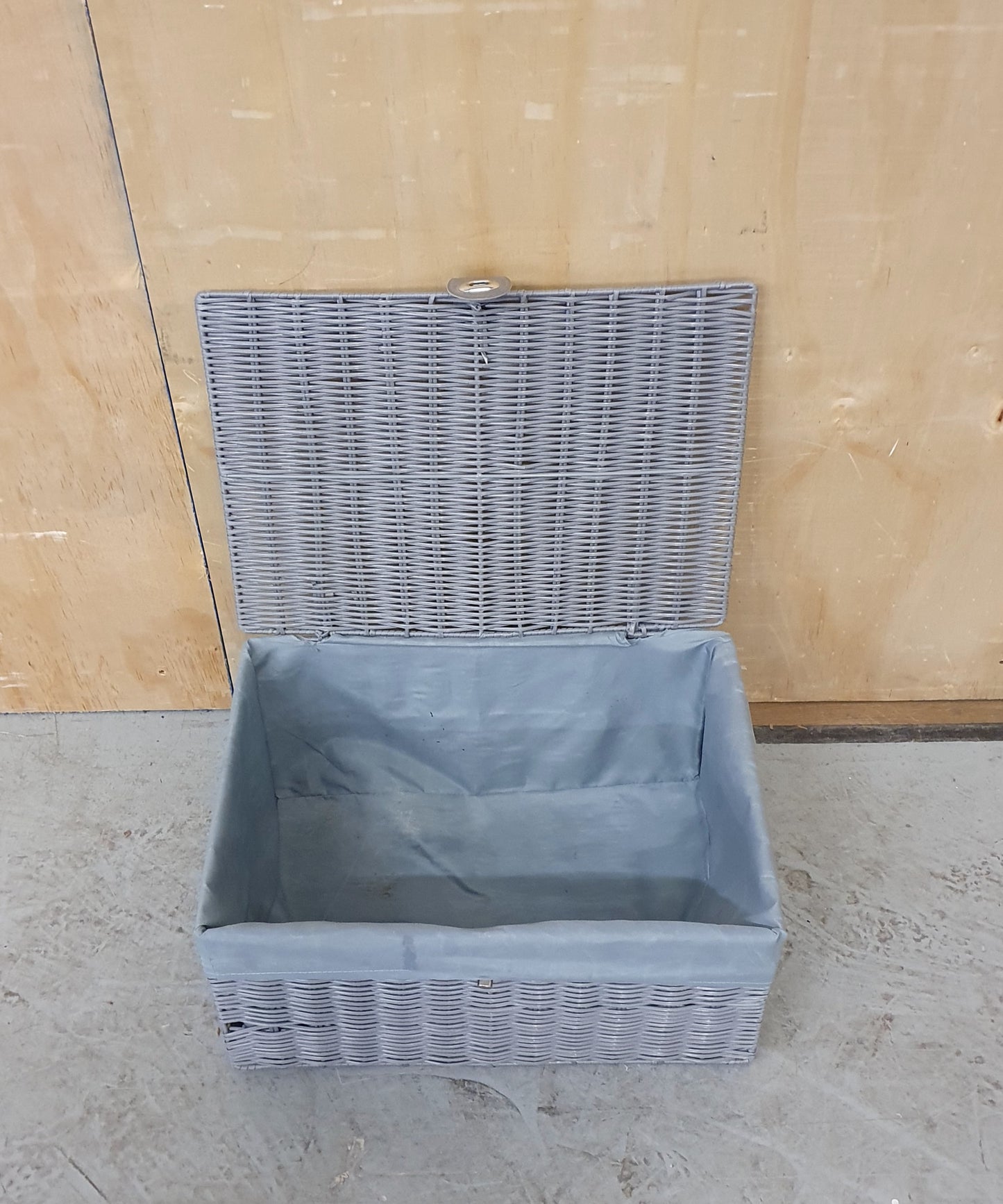 Grey Plastic Wicker Picnic Basket - EL103138