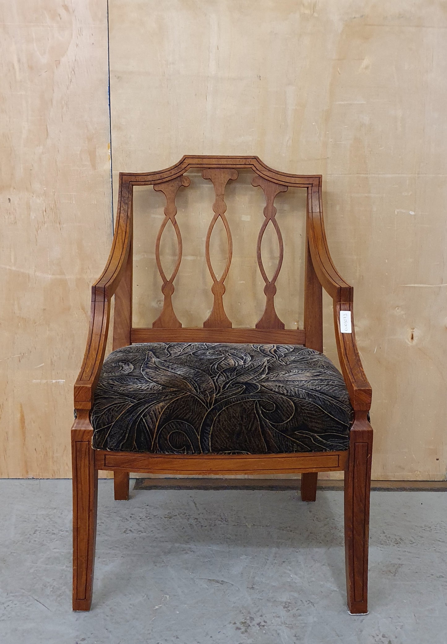 Single Wooden Chair with Decorative Back and Velvet Seat - EL103073