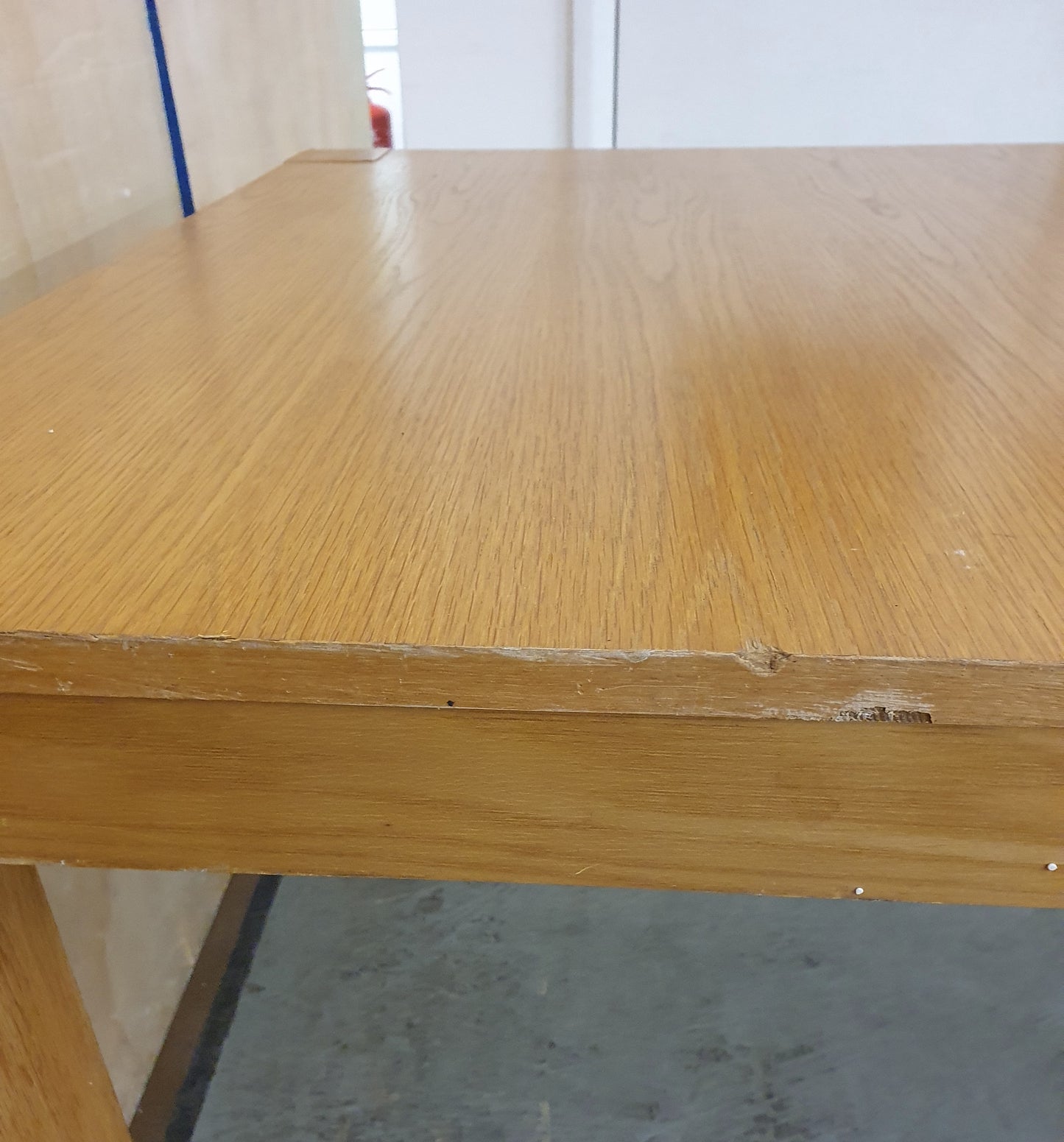 Large Oak Extendable Dining Table - EL104582