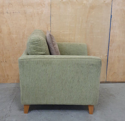 Single Green Armchair with Wooden Feet - 104675