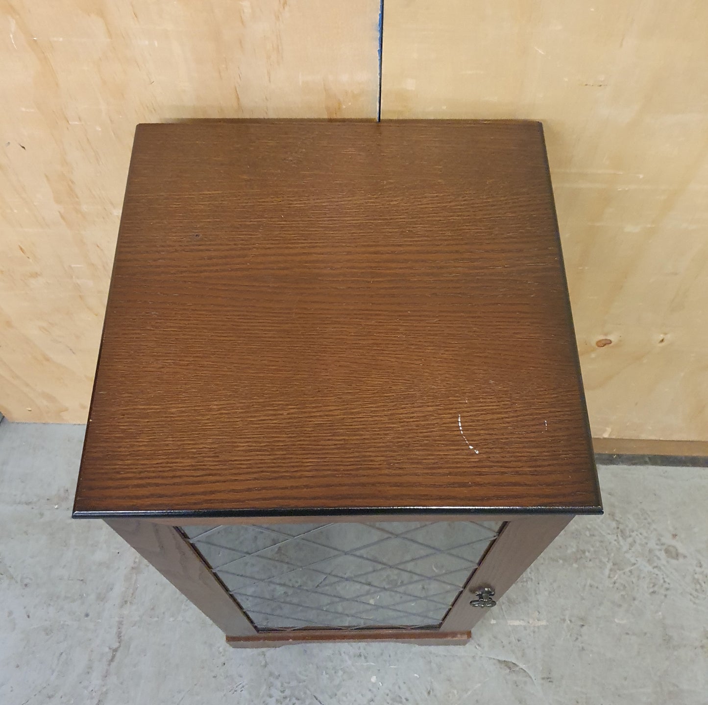 Mahogany Glass Door Cabinet with 1 Internal Shelf - EL104533