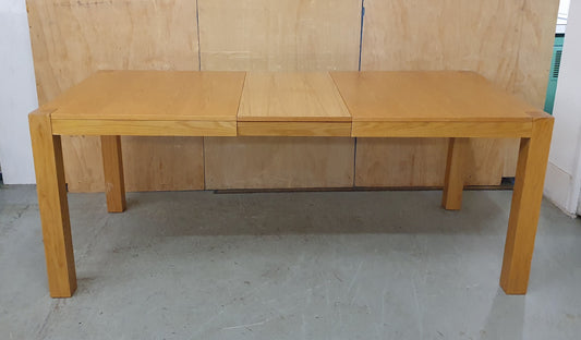 Large Oak Extendable Dining Table - EL104582