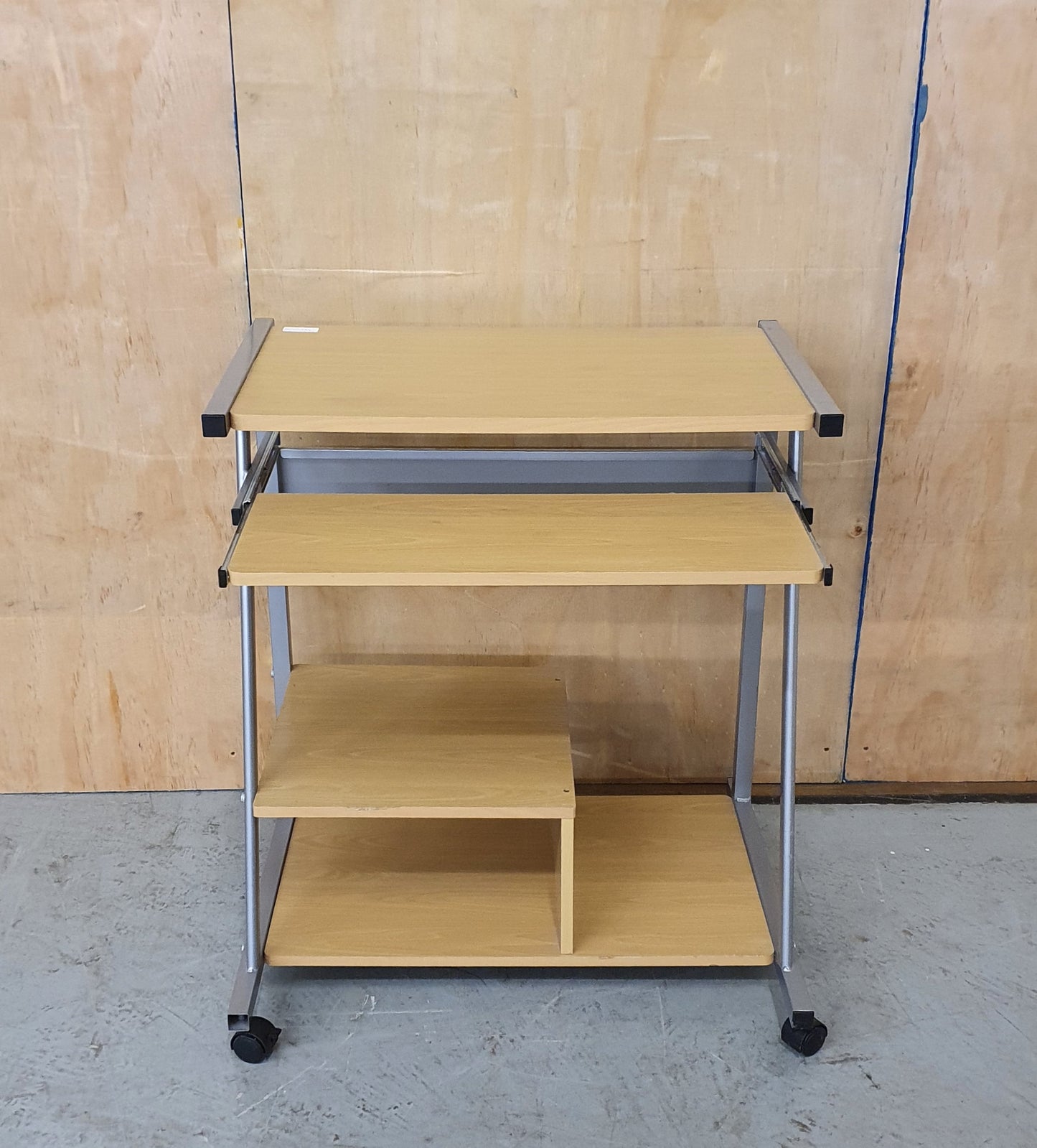 Small Office Desk on Castor Wheels - EL100974