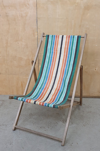 Striped Folding Deck Chair - EL102905