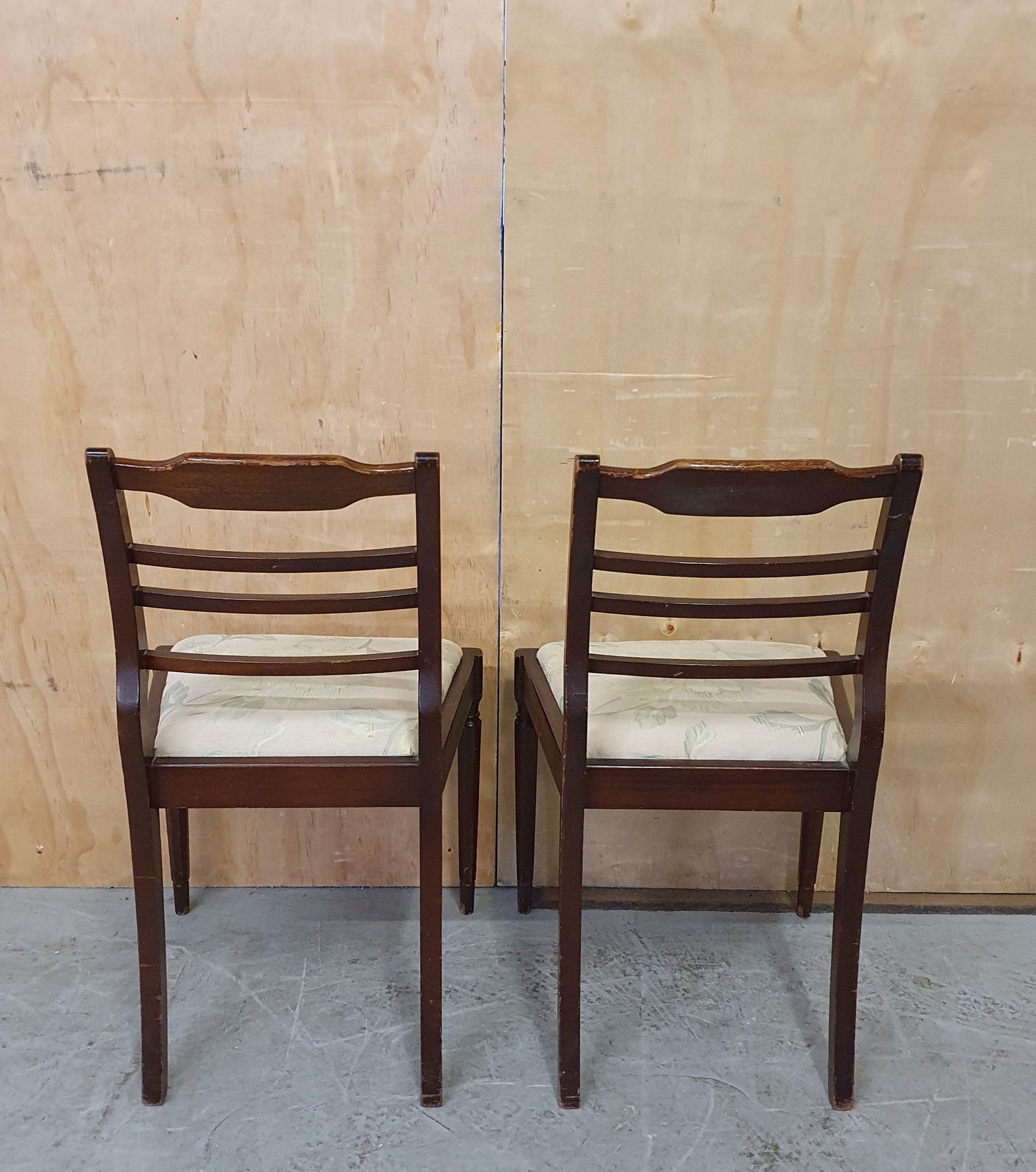 5 Matching Antique Mahogany Dining Chairs with Remavable Seats - 104146 / 104147 / 104148 / 104149 / 104150