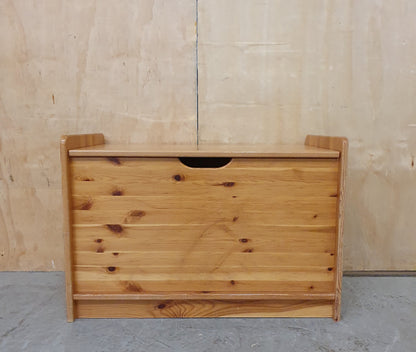 Pine Storage Box - EL104929