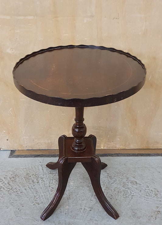 Vintage Mahogany Oval Top Side Table - EL104067