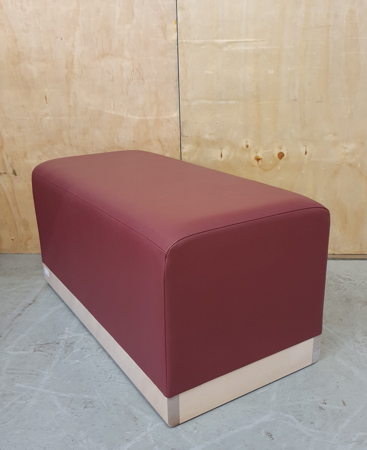 PINEAPPLE Doorne Double Modular Seat in Aston Wine - P102565